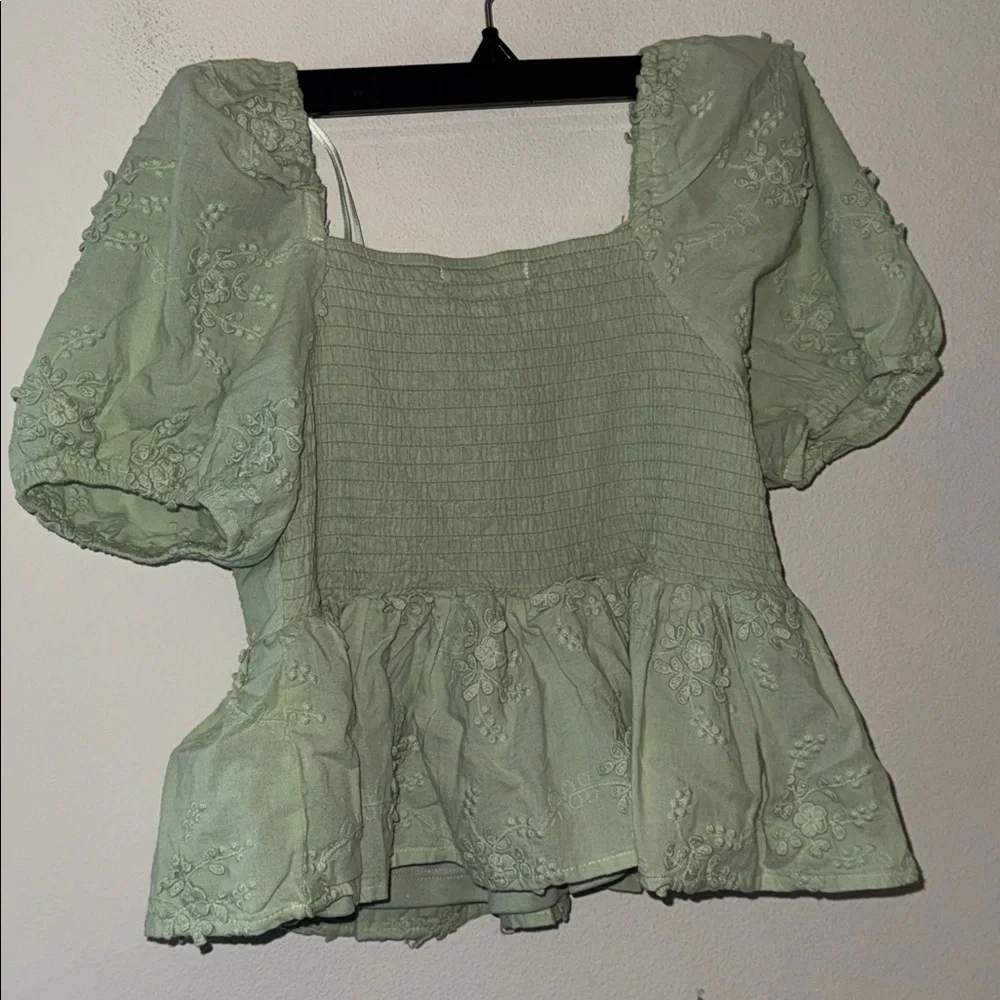 GB Girls‎ puff sleeves smocked back Sage Embroidered Blouse Sz L (12-14)